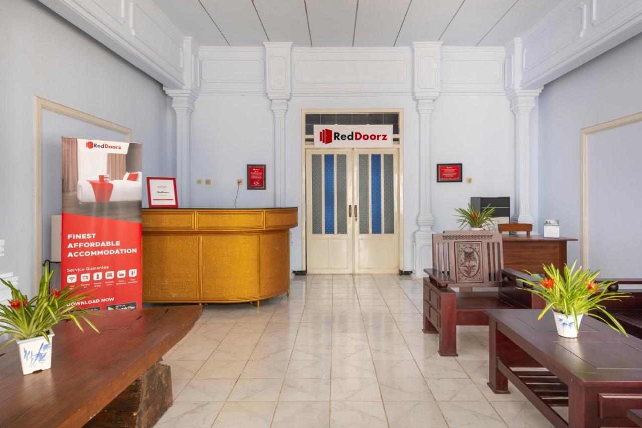 เรดดอร์ ซีอาเรียห์ แอท บอนโดโวโซ ซิตี้ เซ็นเตอร์ Hotel Bondowoso ภายนอก รูปภาพ
